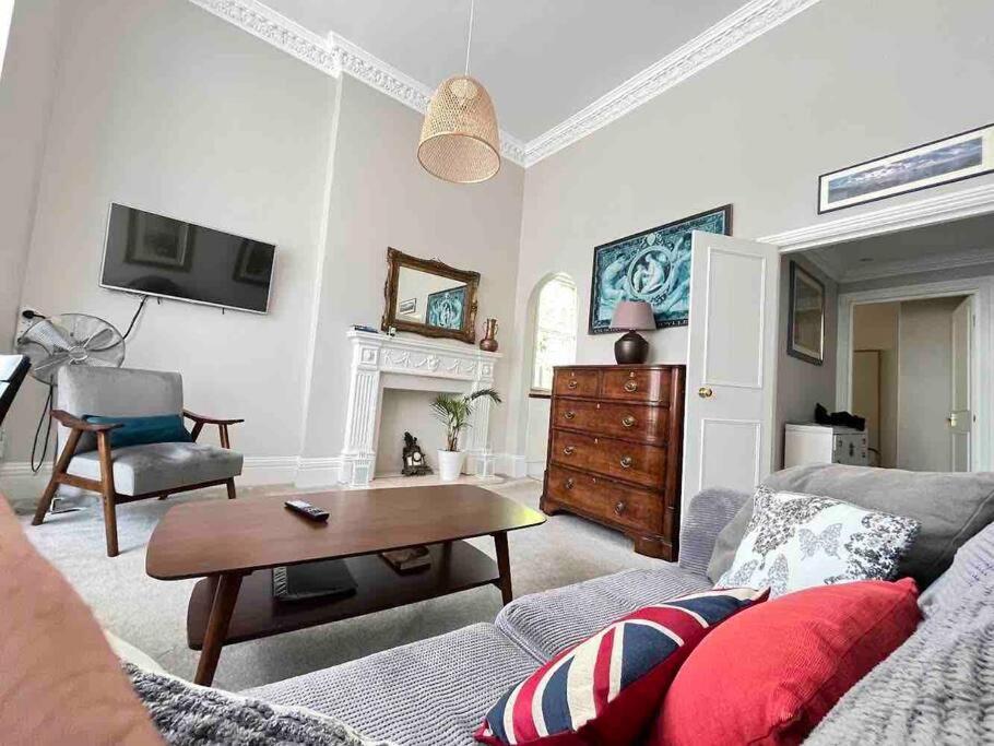 Wonderful Apartment In Earl'S Court Лондон Экстерьер фото